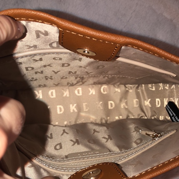 NWT DKNY Crossbody Purse - Picture 11 of 14